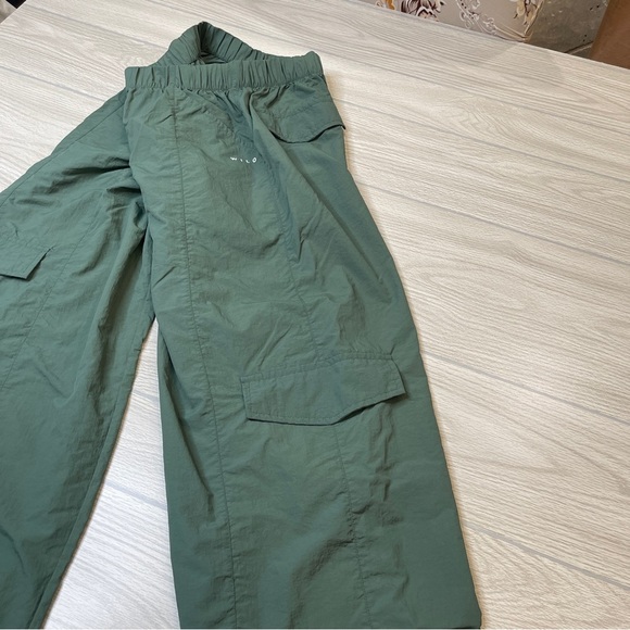 Wilo The Label Anthropologie Green Nylon Parachute Cargo Pants Women’s size M - Picture 3 of 13